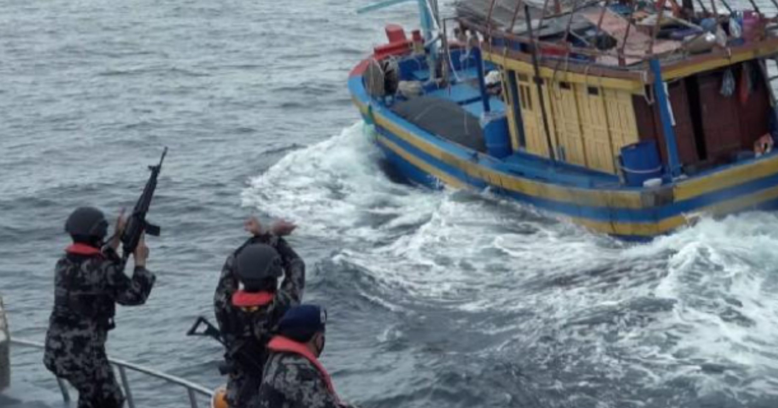 Operasi Patroli Laut Natuna Sebuah Kapal Ikan Asing Vietnam Ditangkap